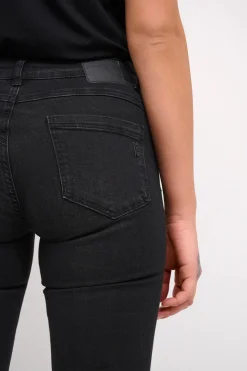 32 Jeans