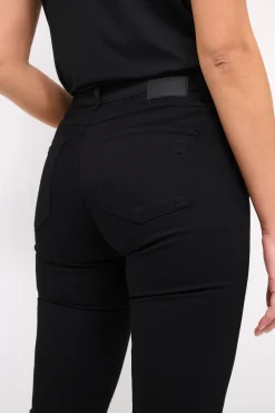 32 Jeans