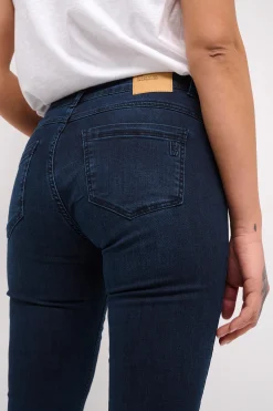 32 Jeans