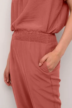 CRIrina Bukser