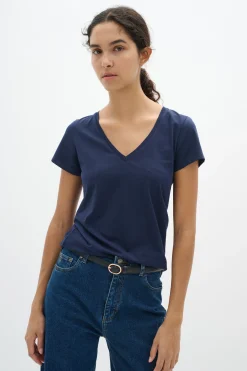 IsakayaIW T-shirt