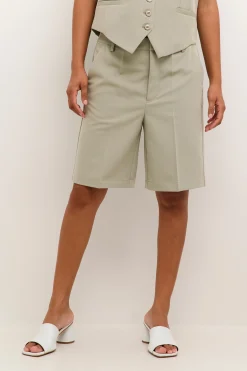 KAsakura Shorts