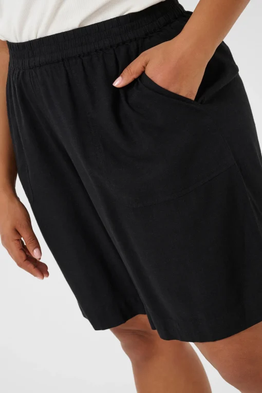 KCmille Shorts