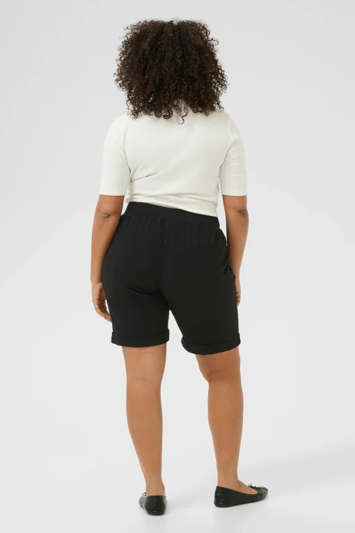 KCnana Shorts