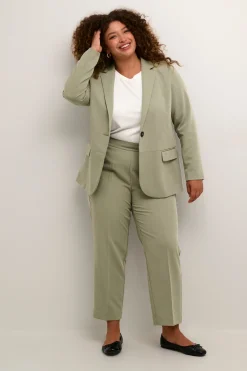 KCsakira Blazer