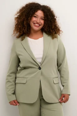 KCsakira Blazer
