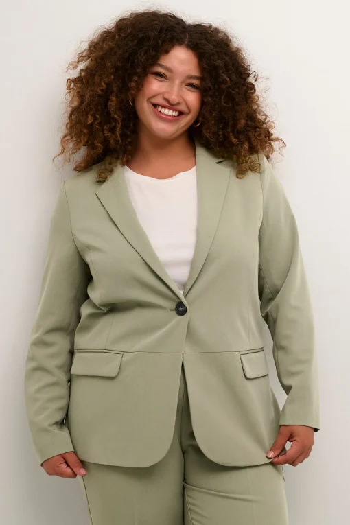 KCsakira Blazer