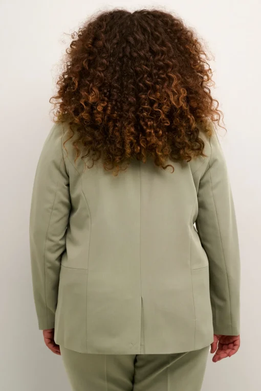 KCsakira Blazer