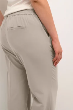 KCsakira Bukser