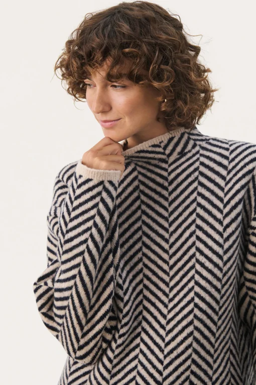 LeanaPW Pullover
