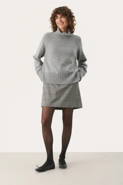 LeightonPW Pullover