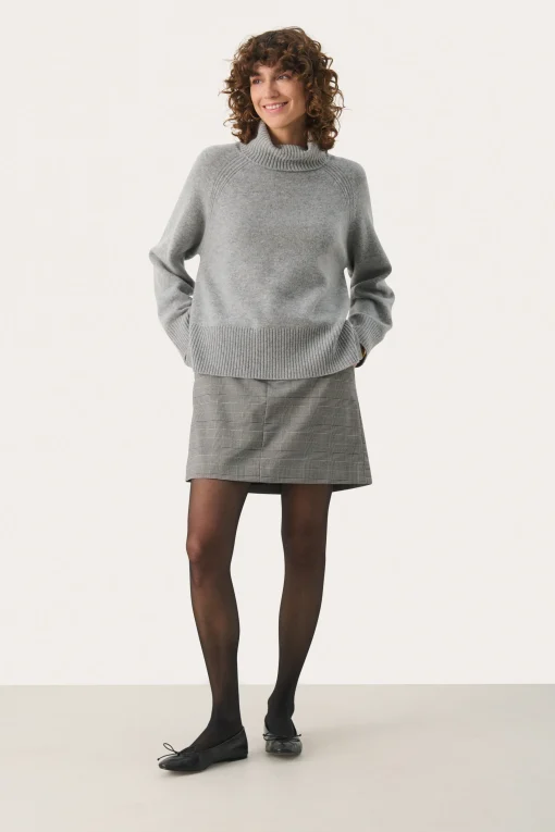 LeightonPW Pullover