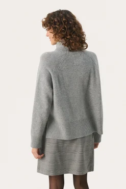 LeightonPW Pullover