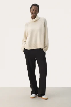 LeightonPW Pullover