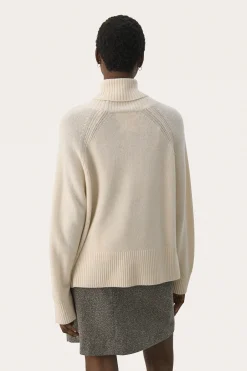 LeightonPW Pullover