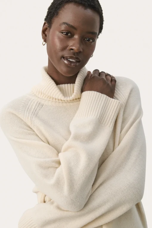 LeightonPW Pullover