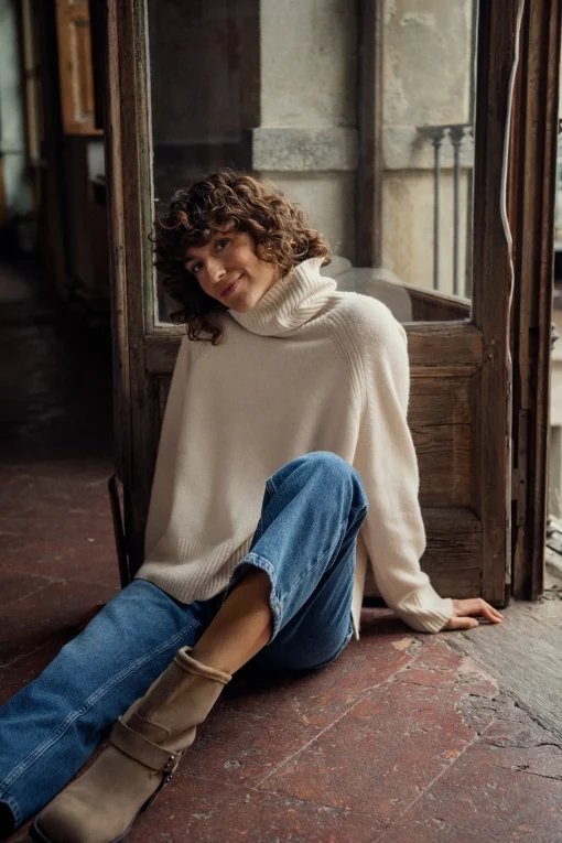 LeightonPW Pullover