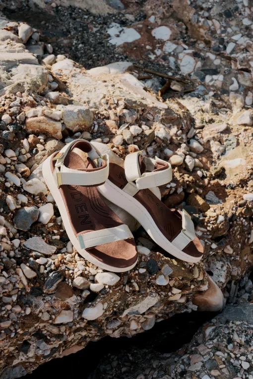 Line Sandaler