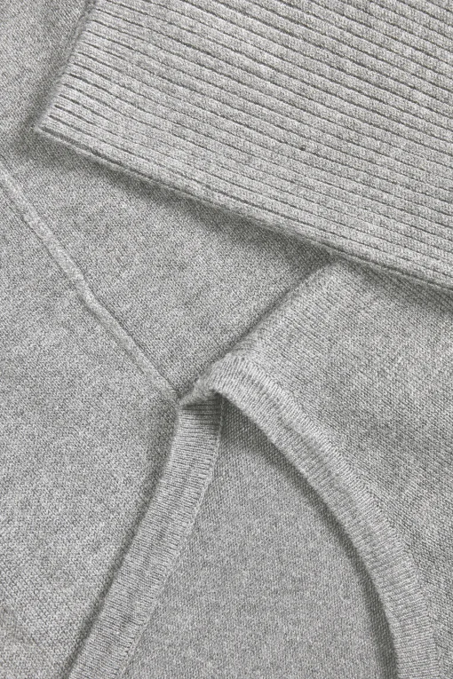 MilaSZ R-Neck Pullover