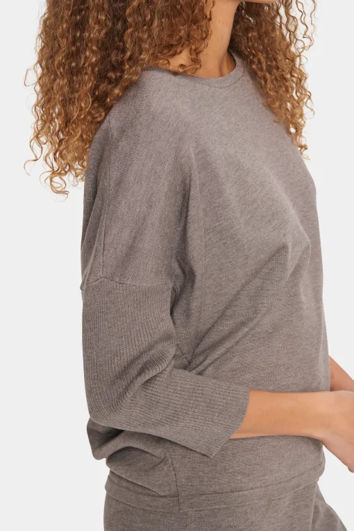 MilaSZ R-Neck Pullover