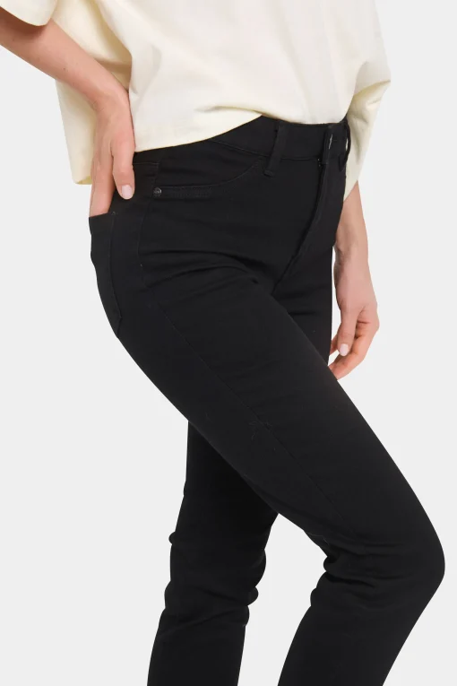 T5757, Jeans