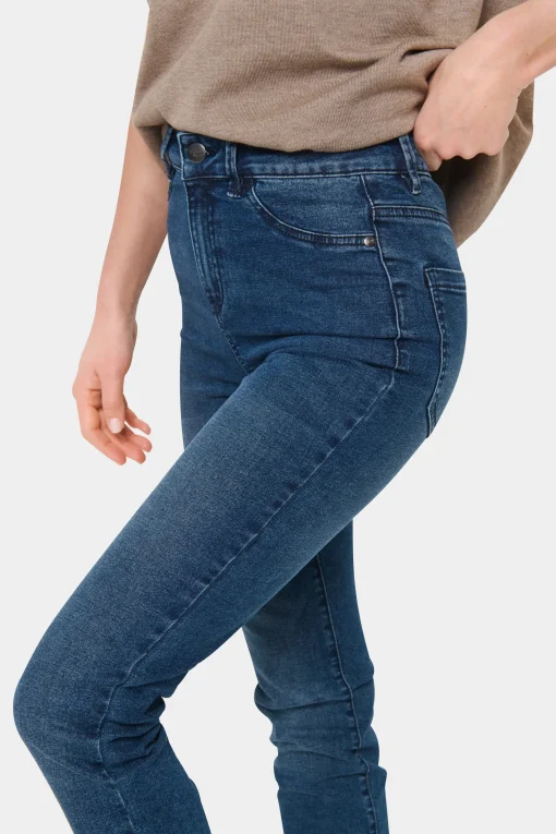 T5757, Jeans