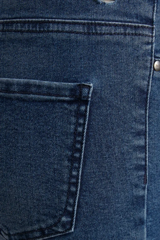 T5757, Jeans