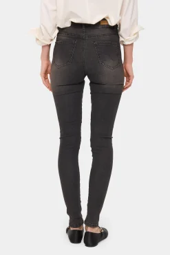 T5757, Jeans