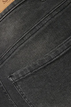 T5757, Jeans