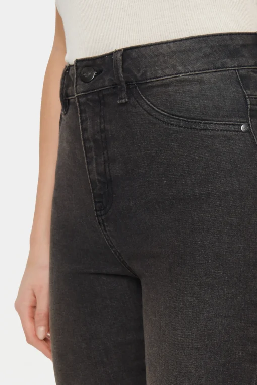T5757, Jeans